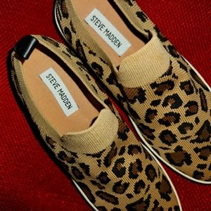 Steve Madden Beale Leopard Print Slip On Shoes Size 8